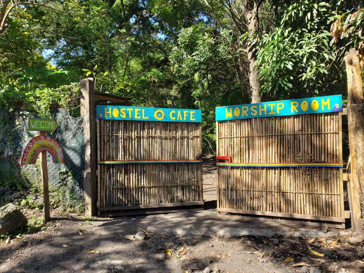 Rainbow Caravan Hostel Las Pilas Exterior foto